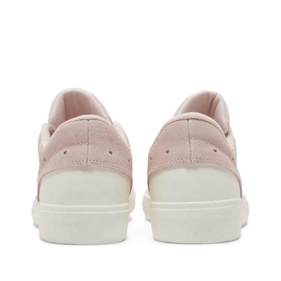 NIB Women’s Jordan Series.03 'Atmosphere’ in Atmosphere/Black/Univ Red/Sail - Picture 3 of 10